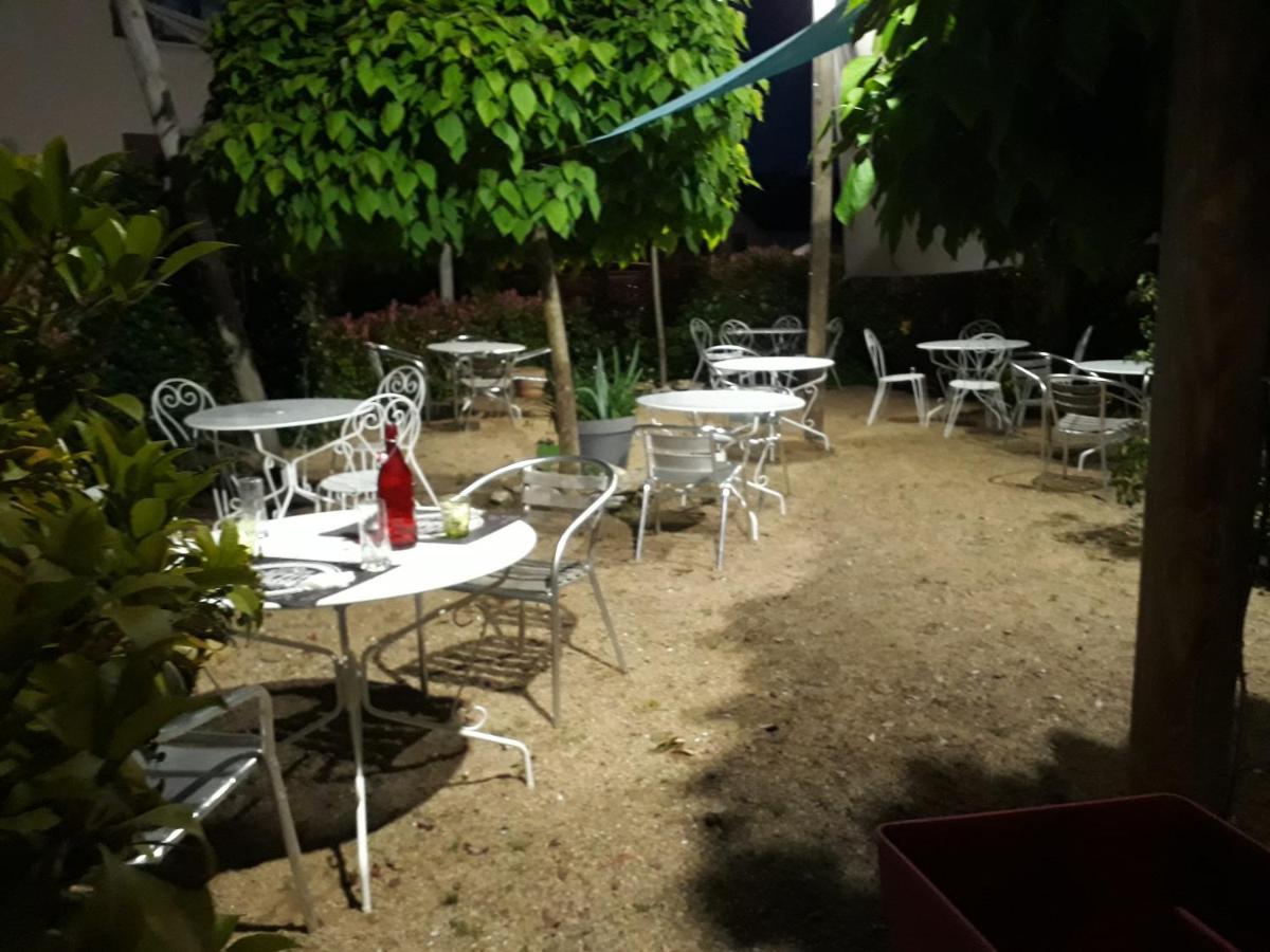 Le Merle Blanc Hôtel Logis Digoin Exterior foto