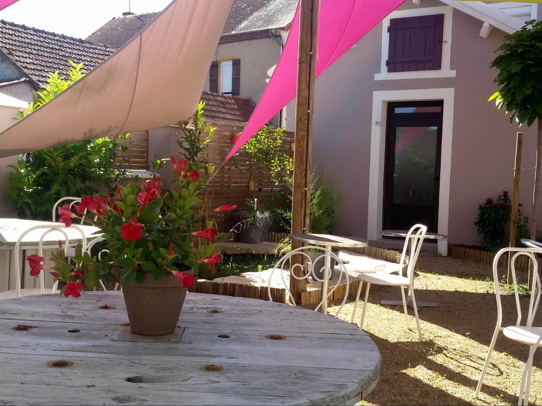Le Merle Blanc Hôtel Logis Digoin Exterior foto